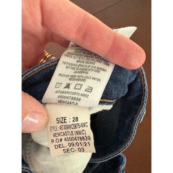 Joe’s Jeans The Boyfriend Slim Cuffed Mid Rise Denim Size 28 Medium Wash - Picture 11 of 13